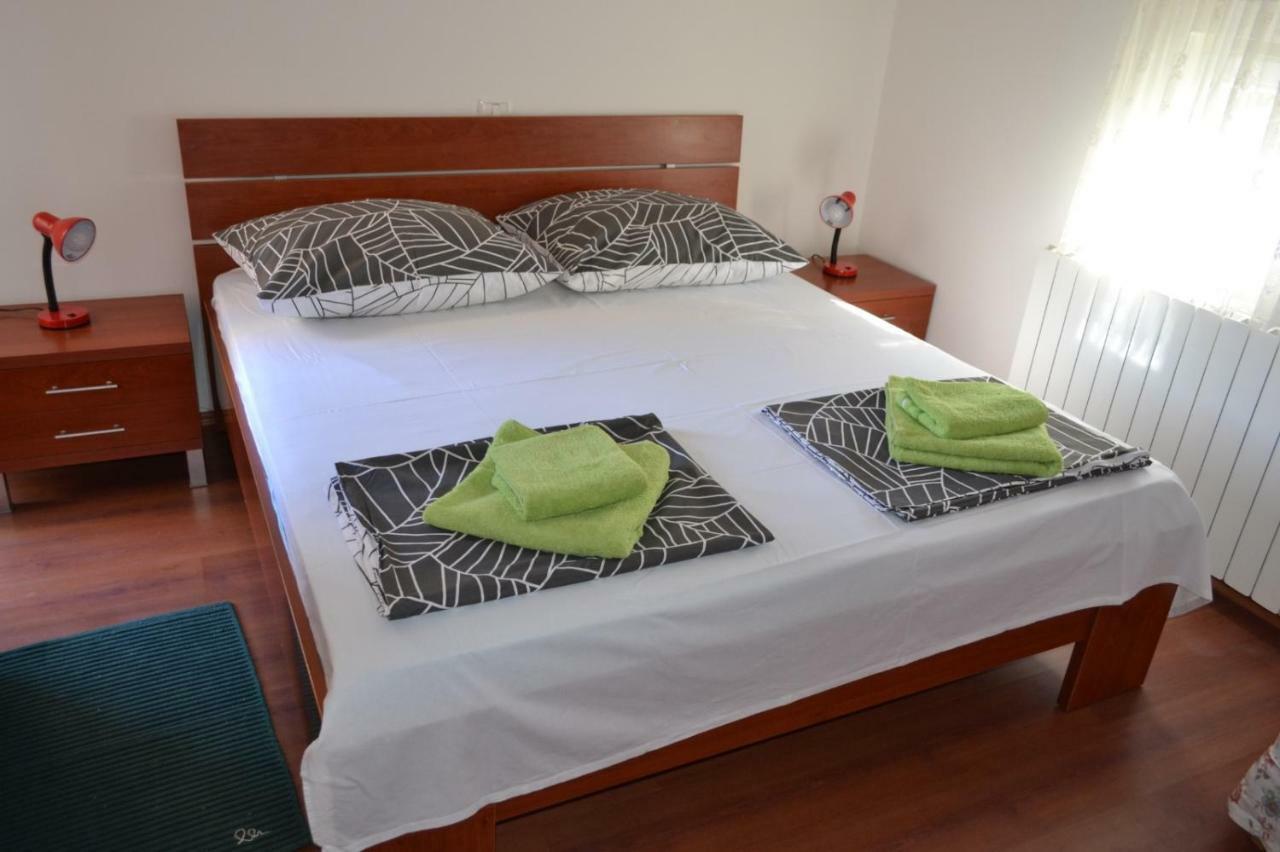 Din Apartment *